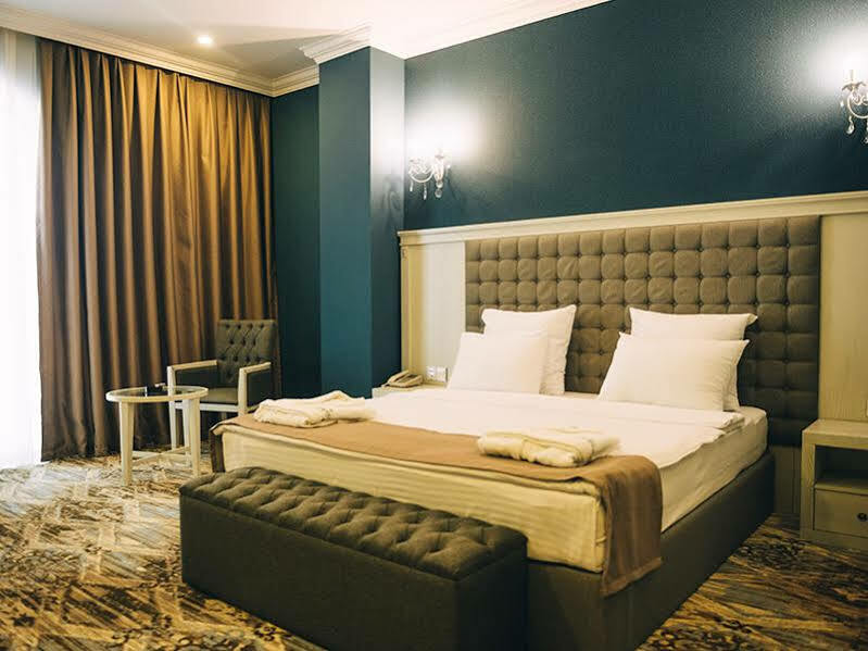 Emerald Suite Hotel Bakoe Buitenkant foto